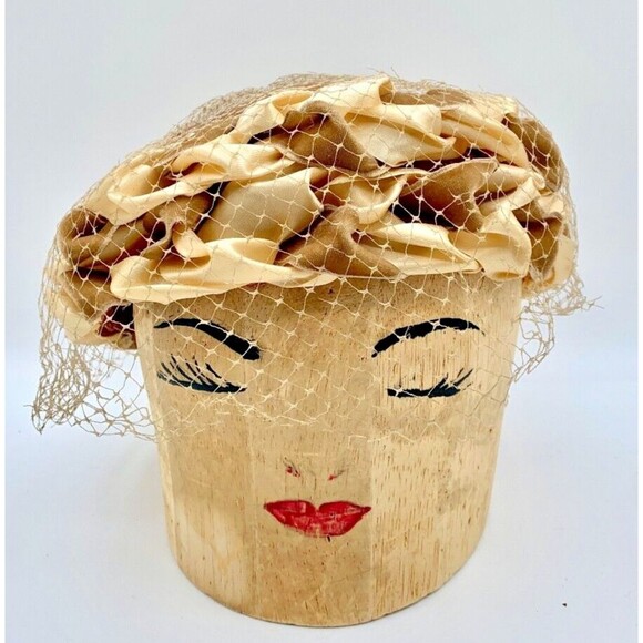 Vintage Pillbox Hat Fishnet Veil Velvet Satin Ribbon Beige Taupe Made in USA main image 4